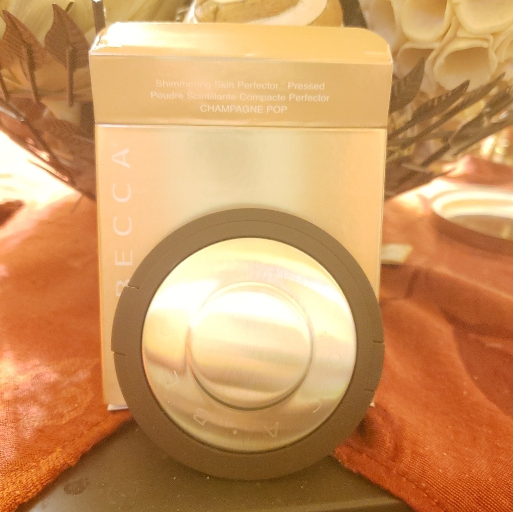 NIB Becca Pressed Highlighter